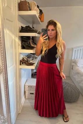 BURGUNDY PLEATED VELOUR MAXI SKIRT