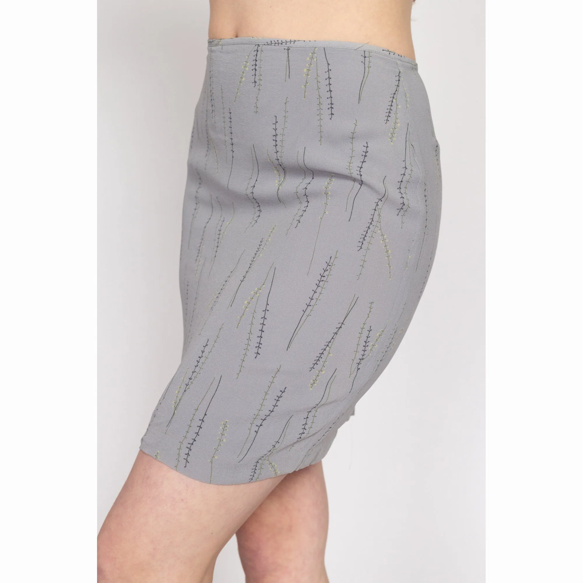 Medium 90s Grey Silk Falling Vine Print Mini Skirt 27.5"
