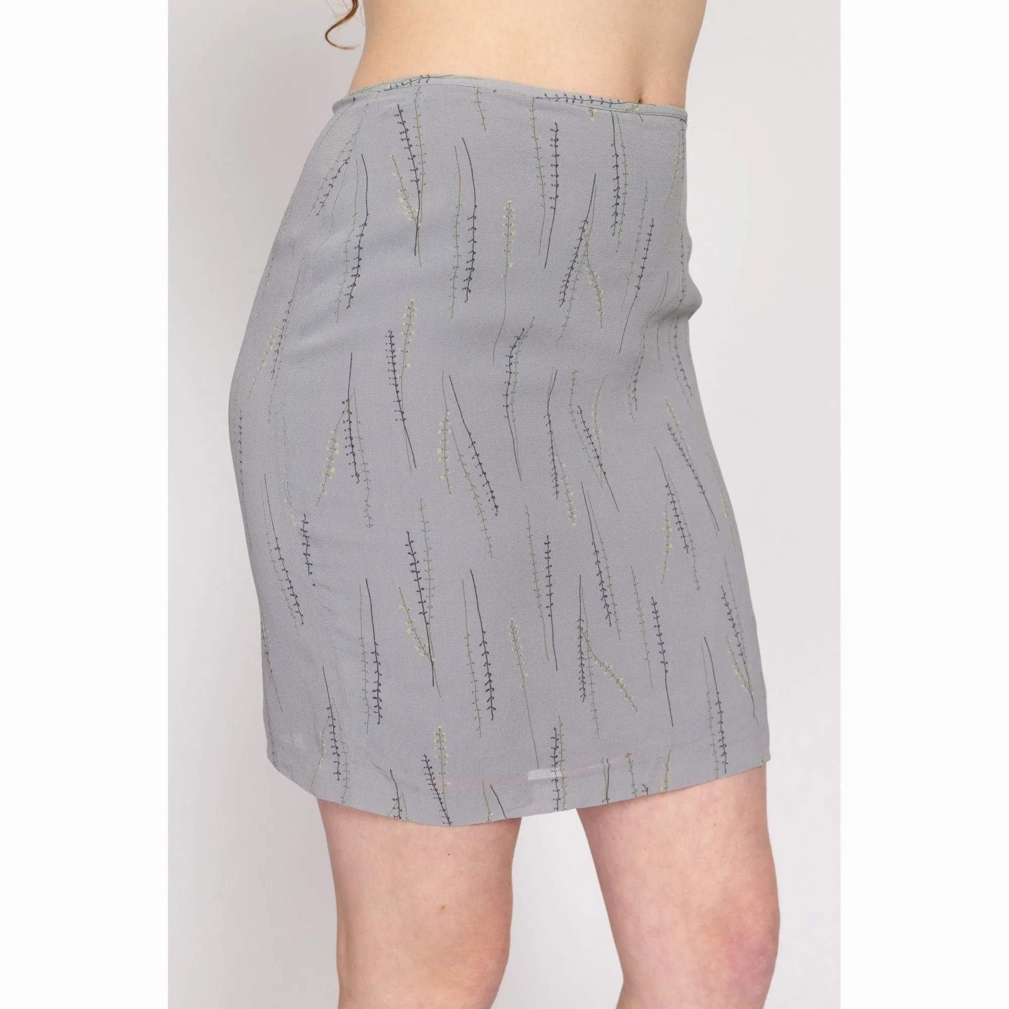 Medium 90s Grey Silk Falling Vine Print Mini Skirt 27.5"