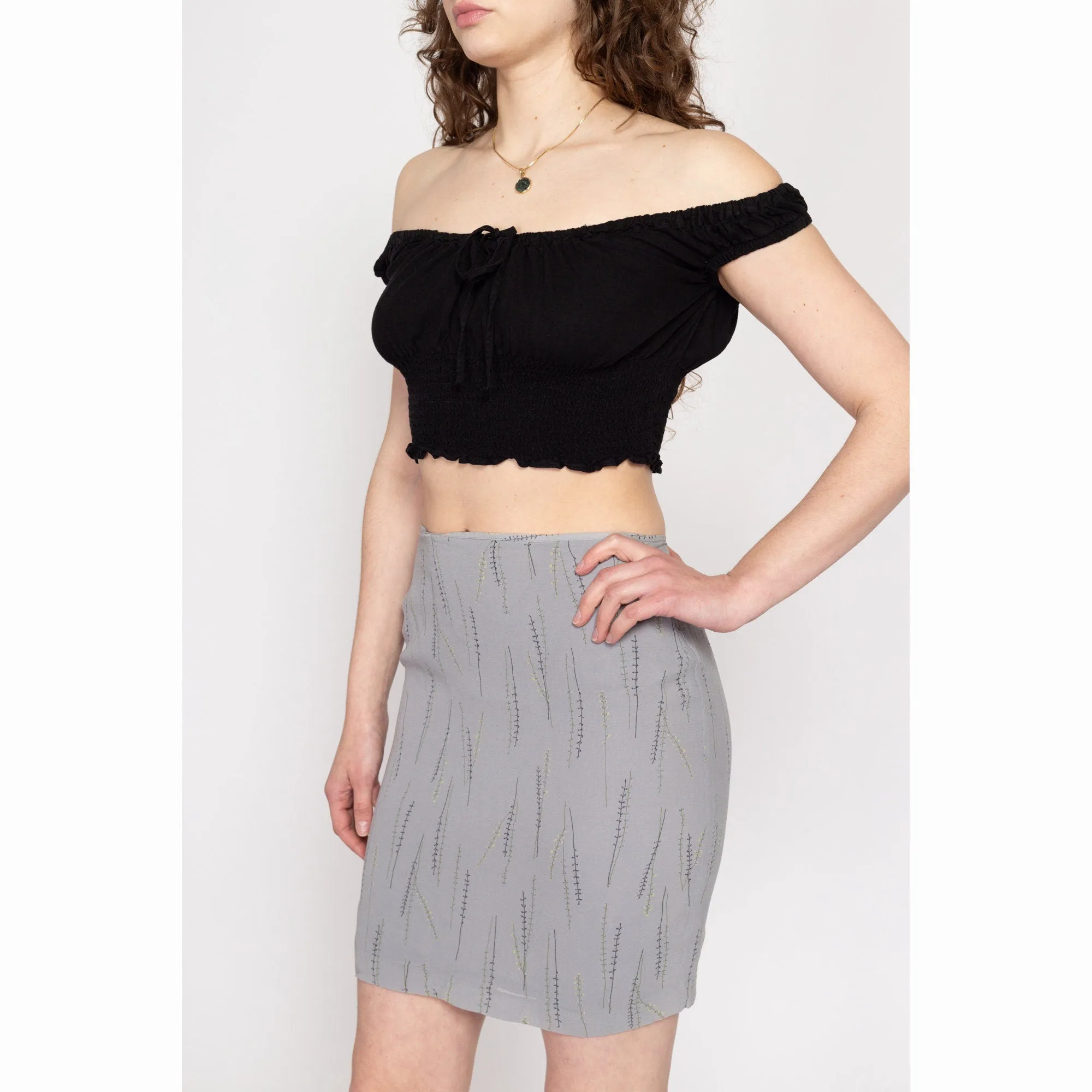 Medium 90s Grey Silk Falling Vine Print Mini Skirt 27.5"