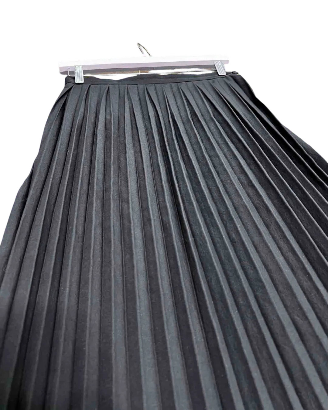 Size 3 (8/10) | Issey Miyak White Label Black The Chosen One Pleated Midi Skirt